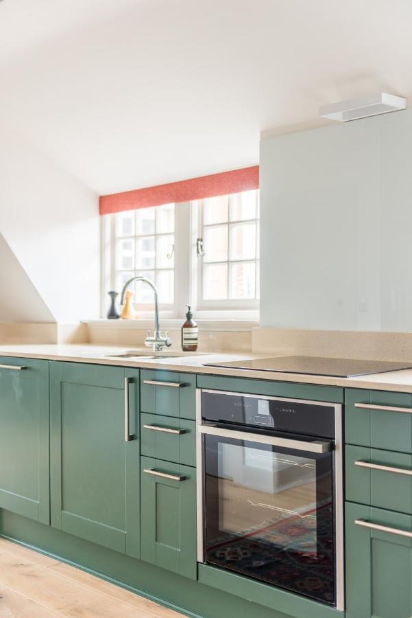Apartment Stunning Ramsay Gardens *