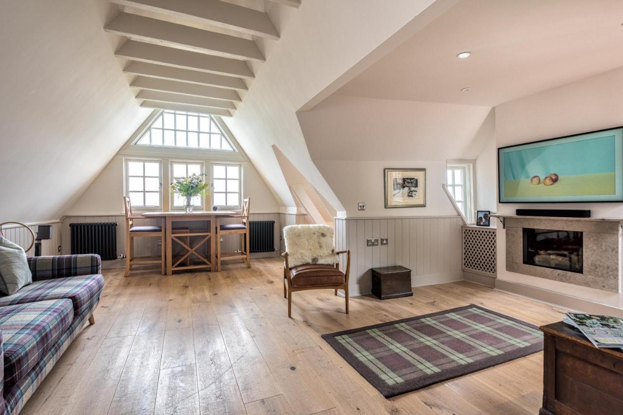 Stunning Ramsay Gardens Apartment EDI